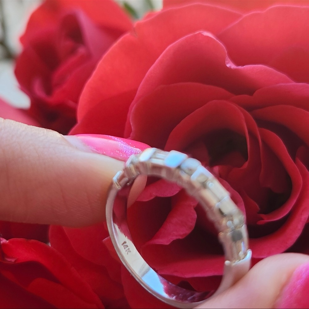 Heavy solid 14k natural diamond band - Picture 5 of 8